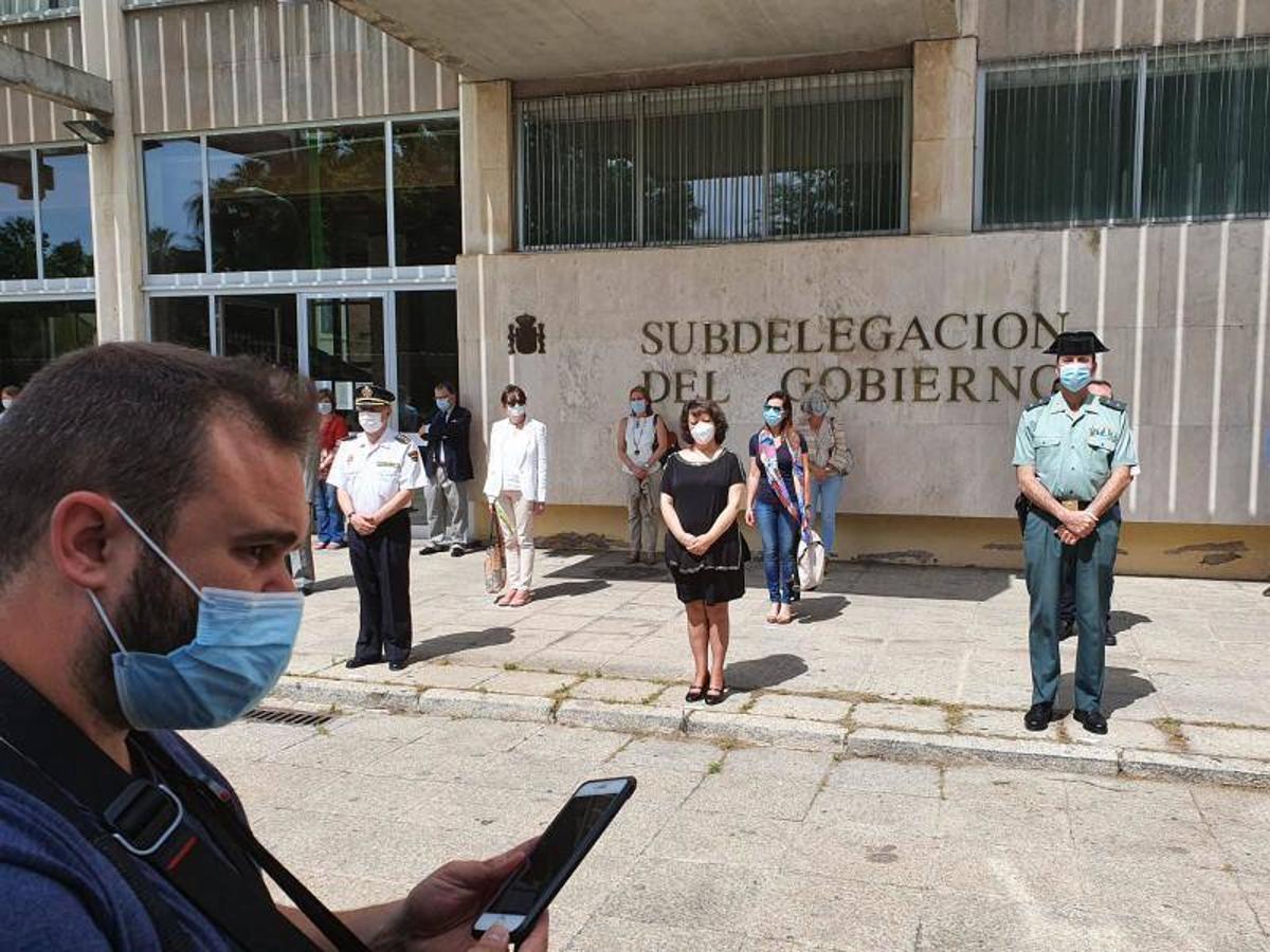 En imágenes, el minuto de silencio en varias instituciones de Córdoba por las víctimas del Covid-19