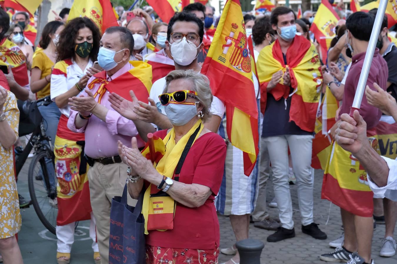 Apoyo al coronel destituido de la Guardia Civil Pérez de los Cobos