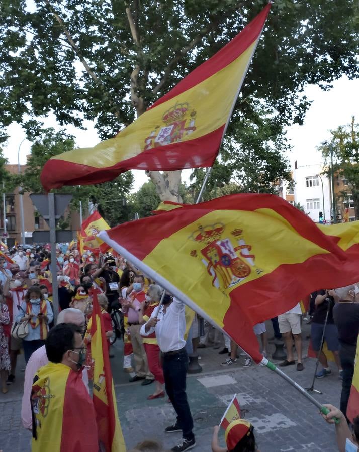 Apoyo al coronel destituido de la Guardia Civil Pérez de los Cobos