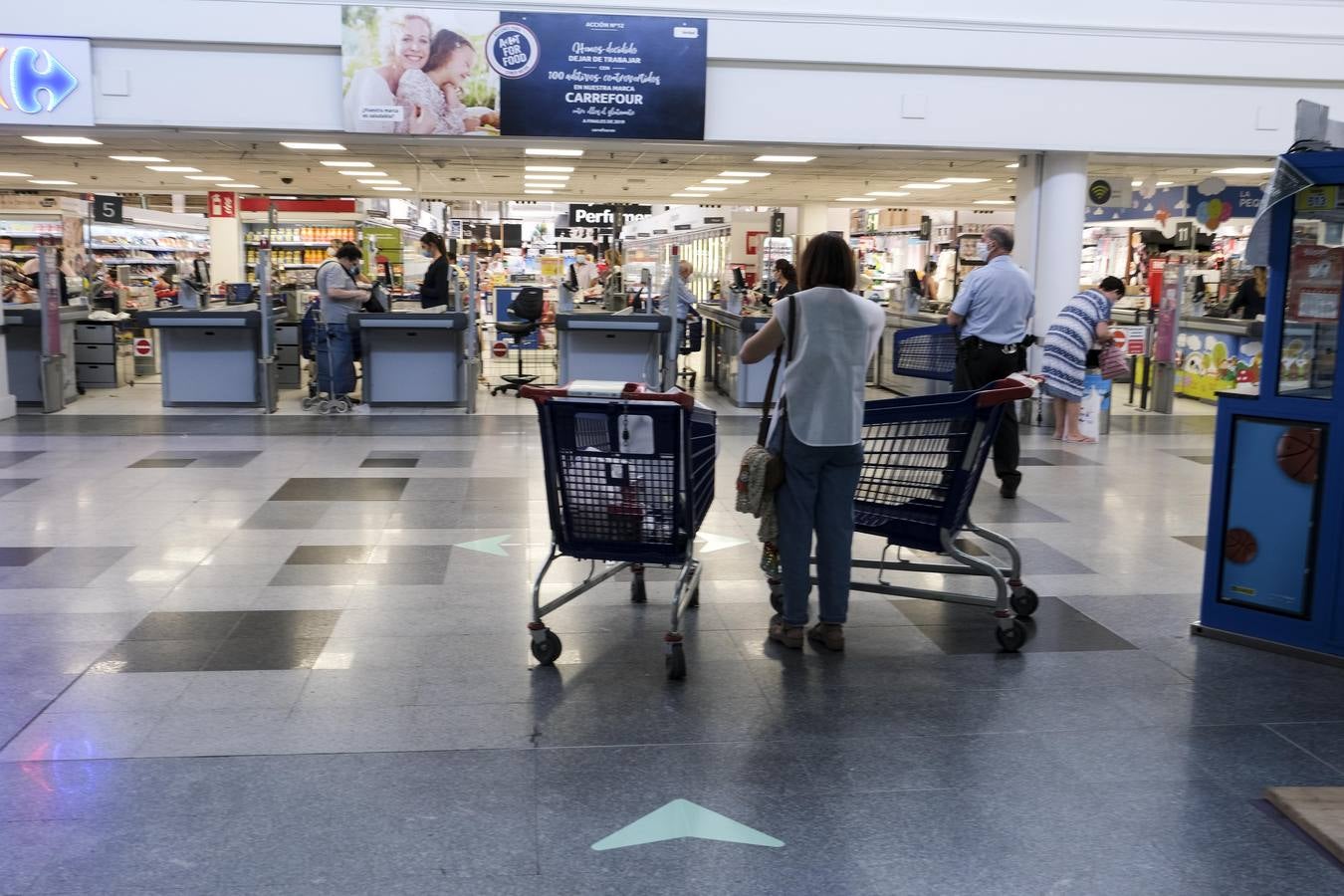 Los centros comerciales de Cádiz refuerzan sus medidas de seguridad por la alerta sanitaria