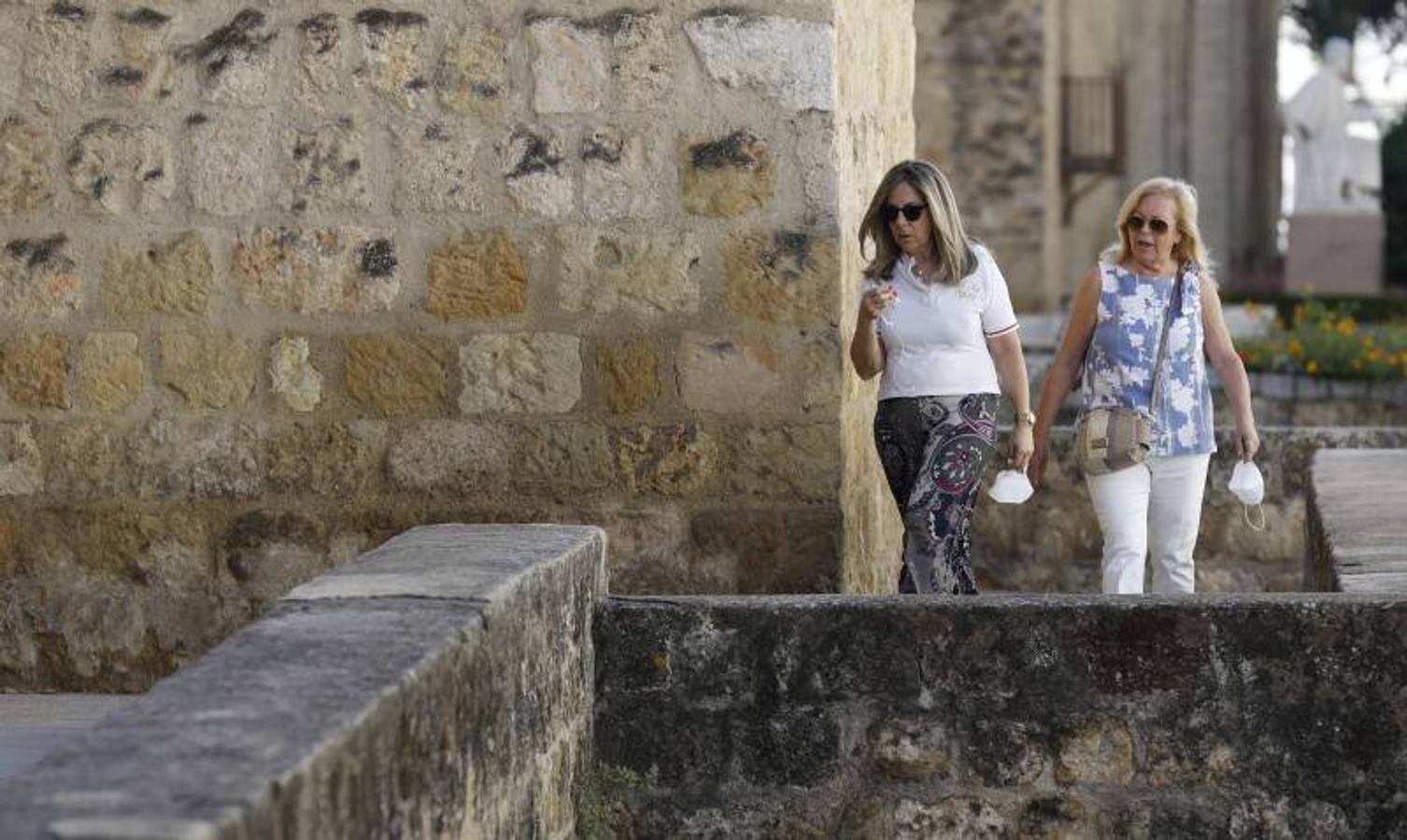 El foso y el entorno de la calle Cairuán de Córdoba, en imágenes