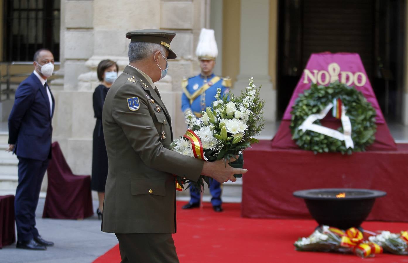 El homenaje de Sevilla a las víctimas del coronavirus en el día de San Fernando (I)