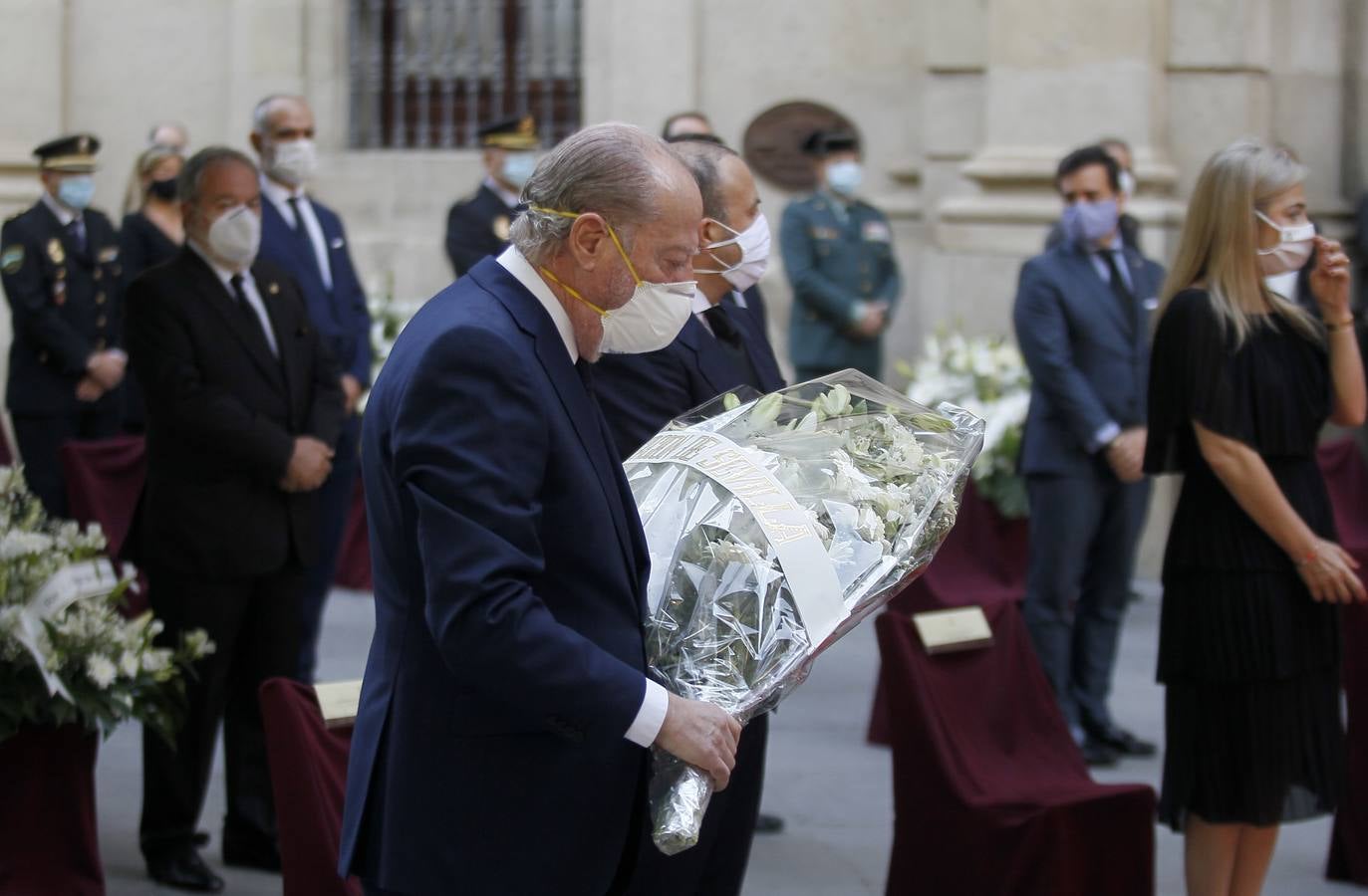 El homenaje de Sevilla a las víctimas del coronavirus en el día de San Fernando (I)