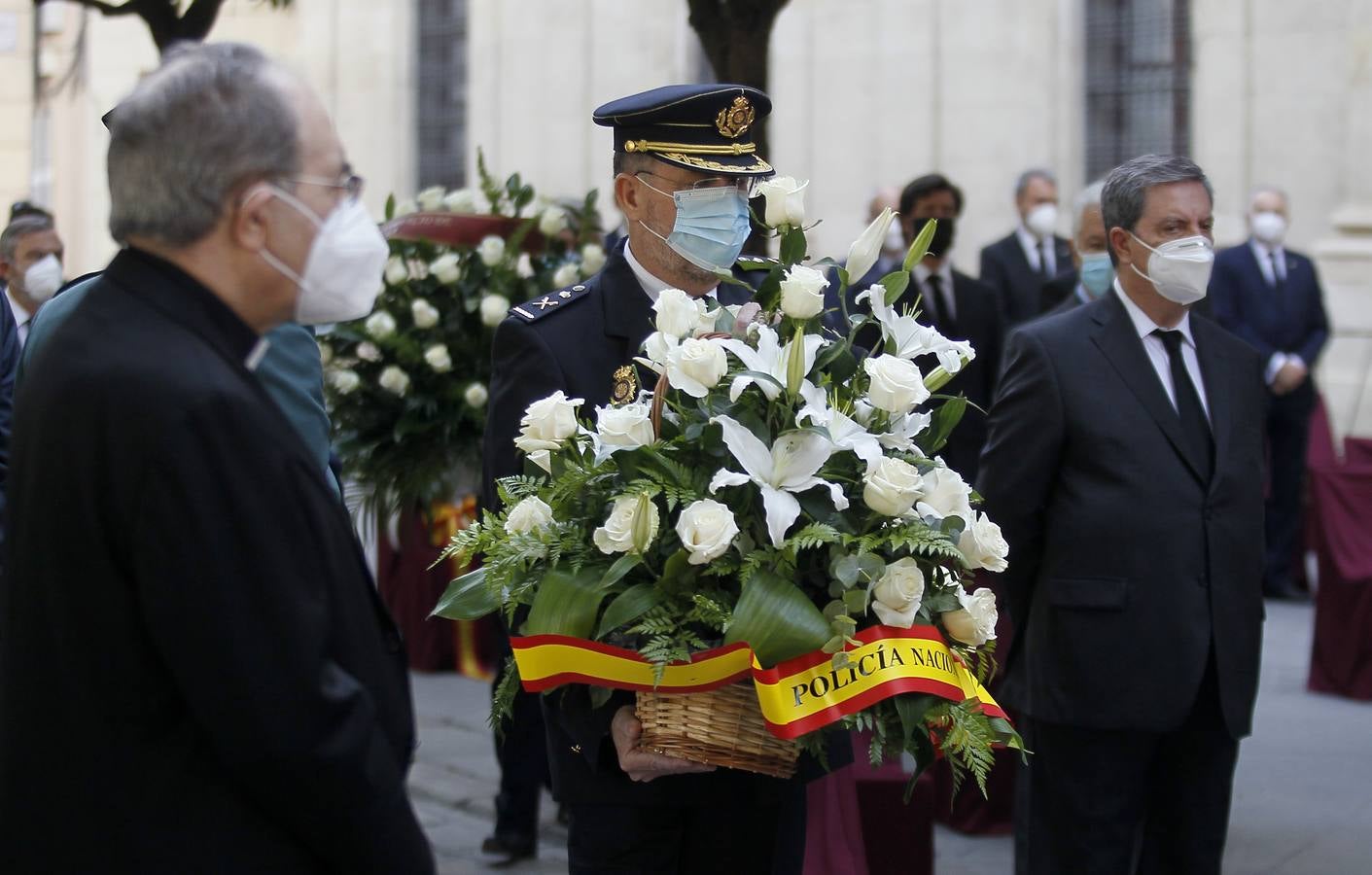 El homenaje de Sevilla a las víctimas del coronavirus en el día de San Fernando (I)