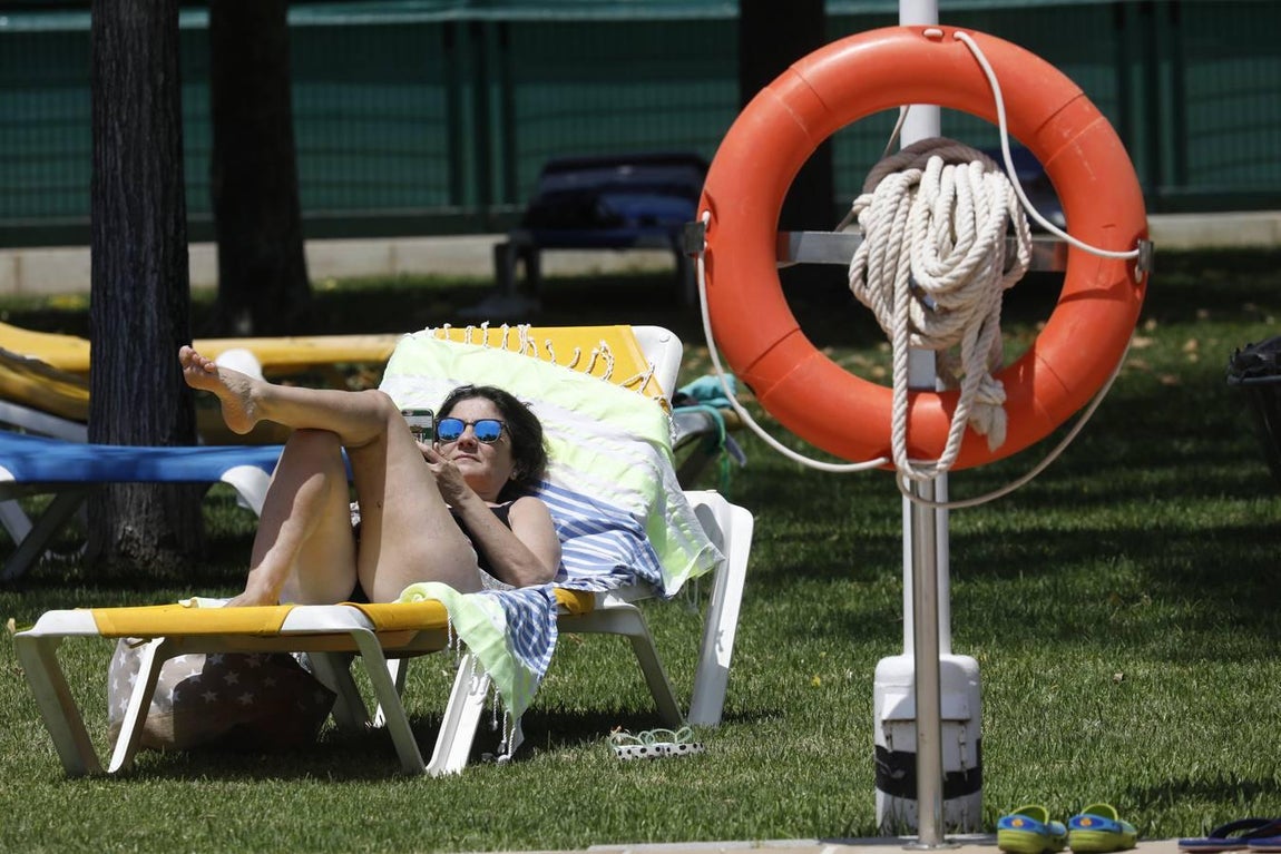 La apertura de la piscina del Aeroclub de Córdoba, en imágenes