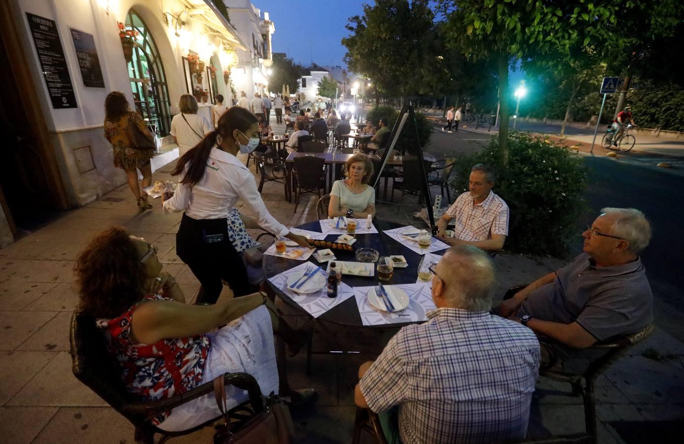 El ambiente de la desescalada en las terrazas de la Ribera de Córdoba, en imágenes