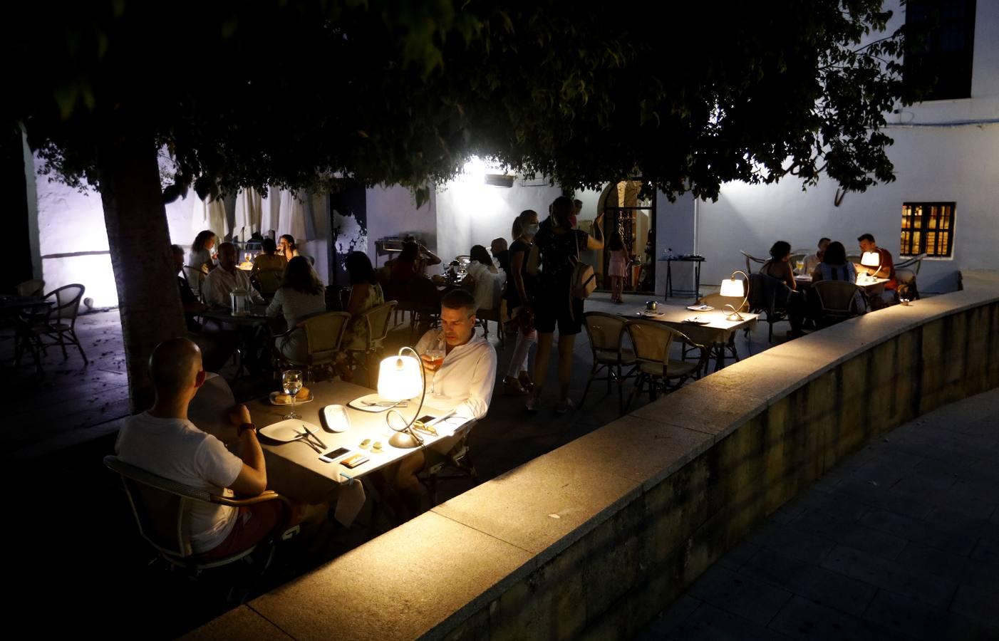 El ambiente de la desescalada en las terrazas de la Ribera de Córdoba, en imágenes