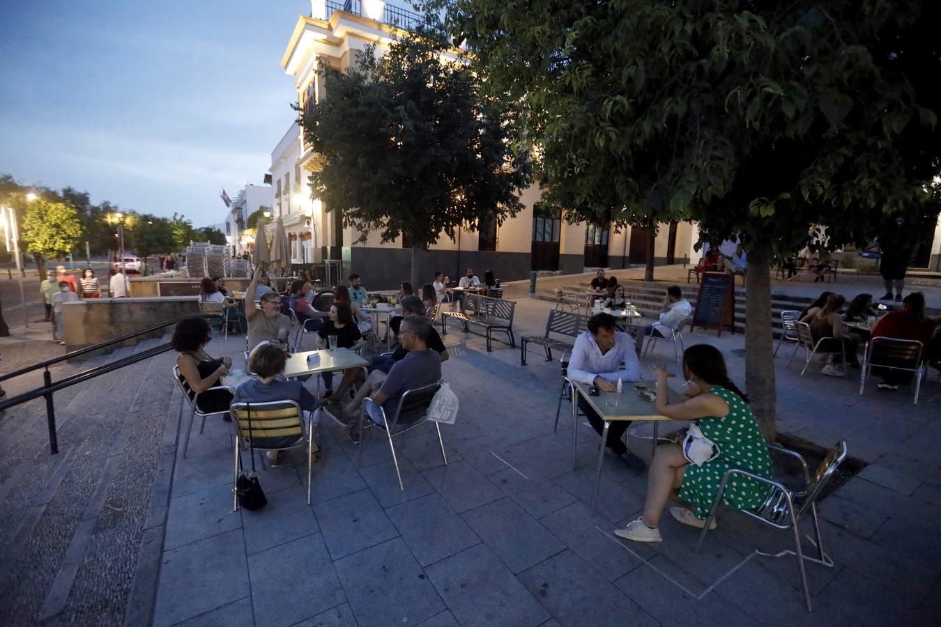 El ambiente de la desescalada en las terrazas de la Ribera de Córdoba, en imágenes