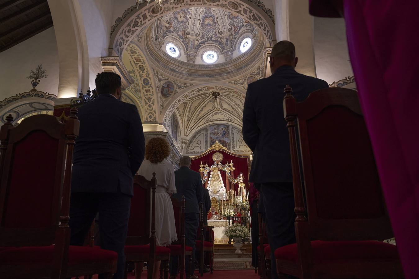 La Virgen del Rocío preside un histórico Pontifical en Almonte