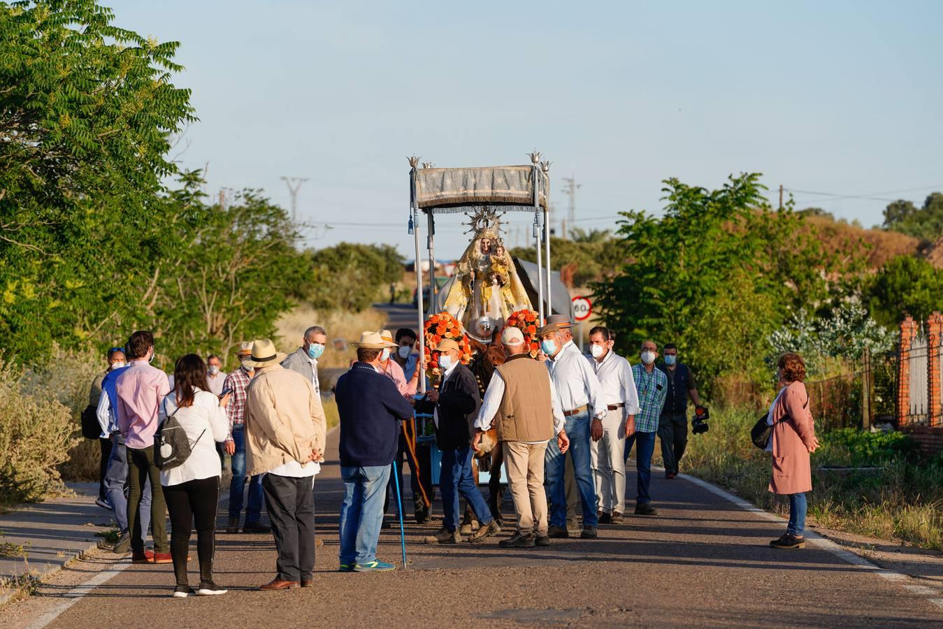 El traslado de la Virgen de Luna a Villanueva de Córdoba, en imágenes