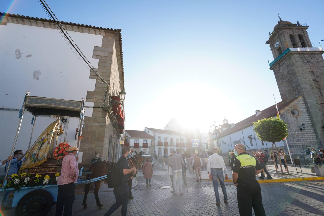 El traslado de la Virgen de Luna a Villanueva de Córdoba, en imágenes