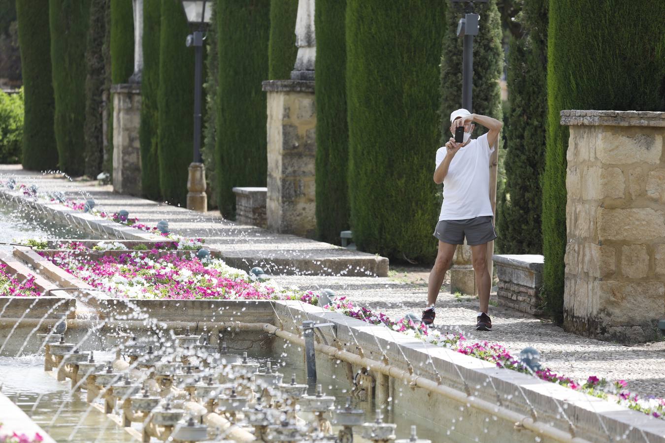 La reapertura de Viana y los Jardines del Alcázar de Córdoba, en imágenes