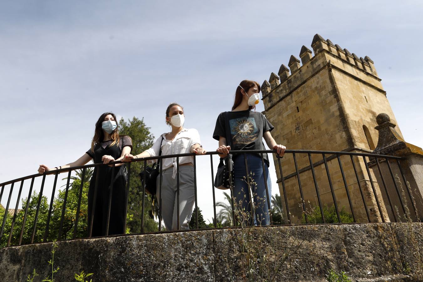 La reapertura de Viana y los Jardines del Alcázar de Córdoba, en imágenes