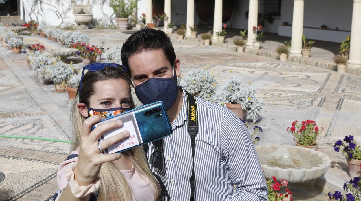 La reapertura de Viana y los Jardines del Alcázar de Córdoba, en imágenes