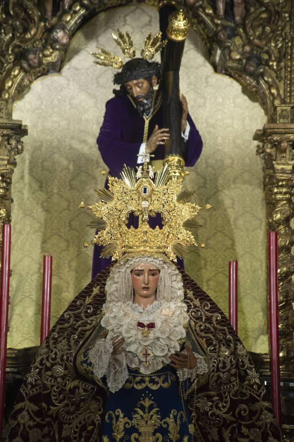 El altar del décimo tercer aniversario de la coronación de la Virgen de la O