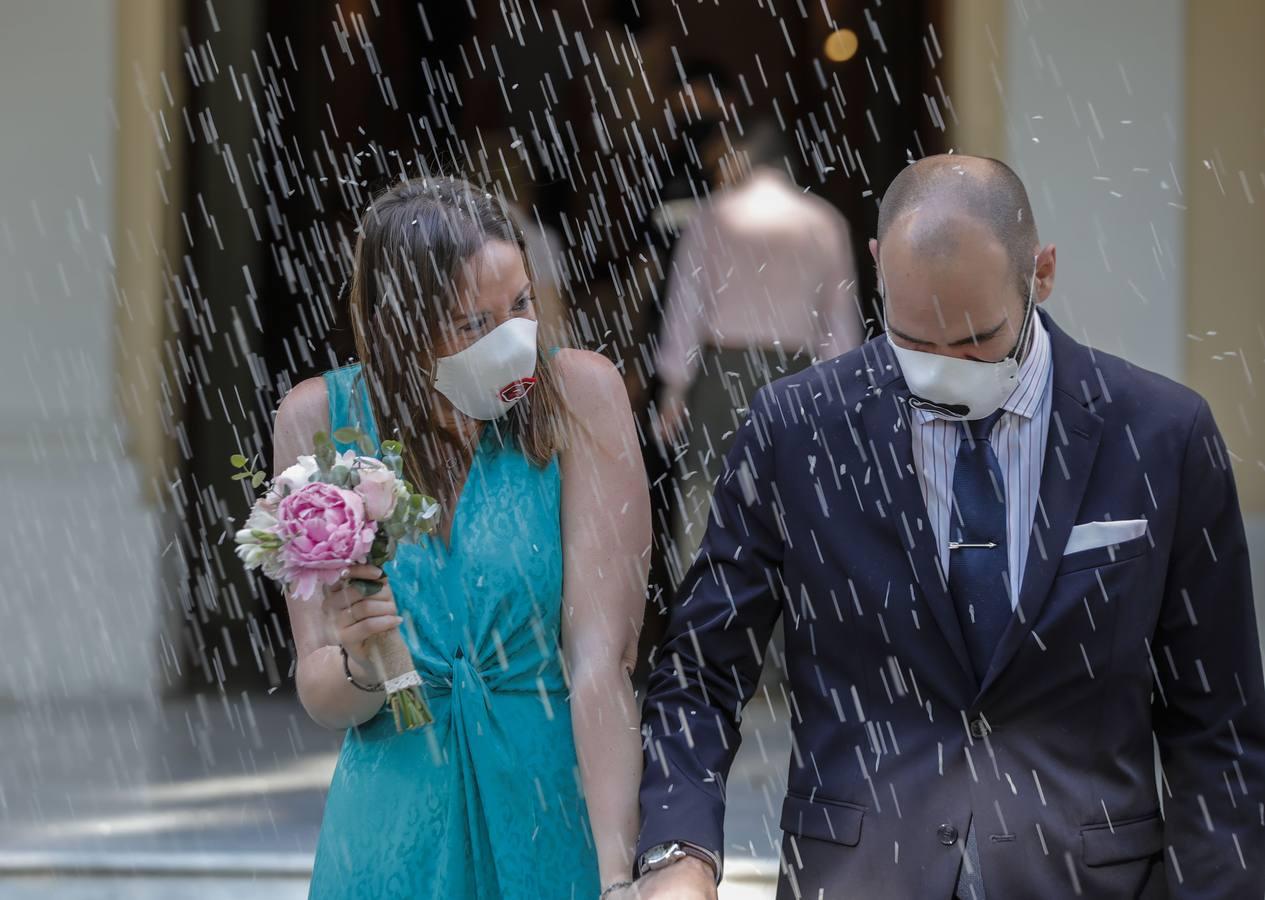 Primera boda en el Ayuntamiento de Sevilla tras la pandemia del coronavirus