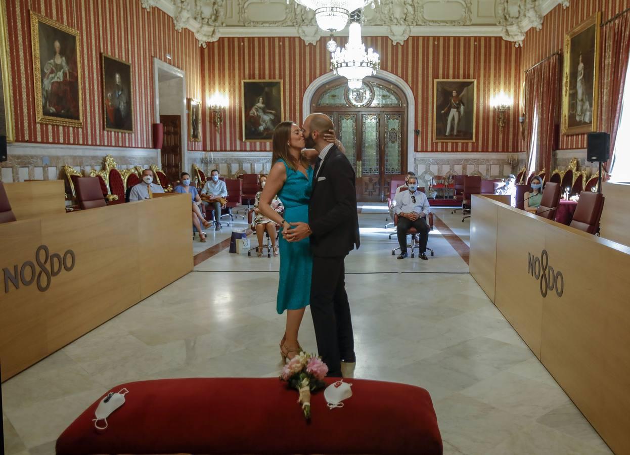 Primera boda en el Ayuntamiento de Sevilla tras la pandemia del coronavirus