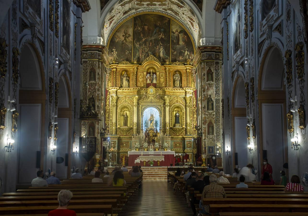 El Sagrado Decreto, en el altar mayor de la basílica de María Auxiliadora