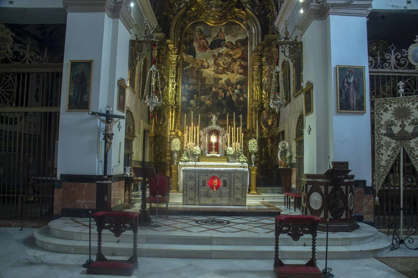 Altar eucarístico de la Candelaria y San Isidoro