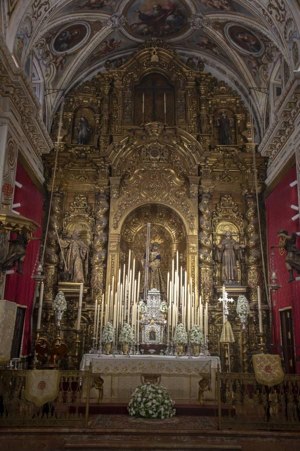 Altar de triduo eucaristíco del Silencio