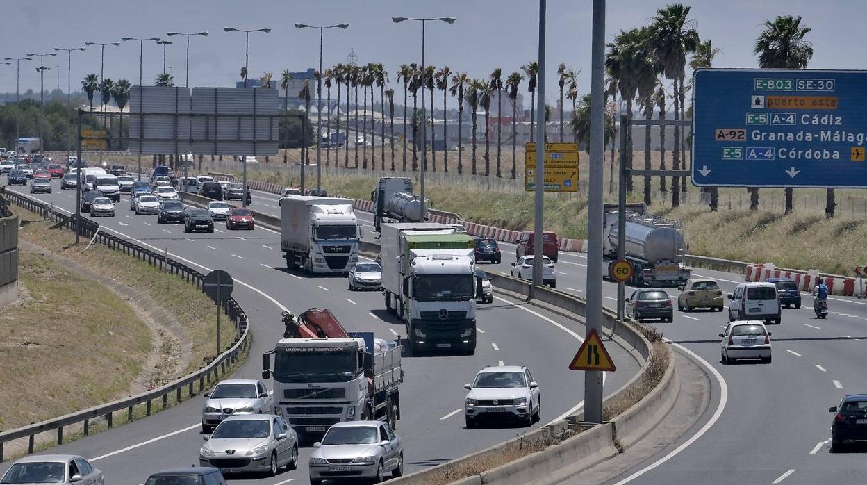 En imágenes: Sevilla, otra vez con atascos con la desescalada