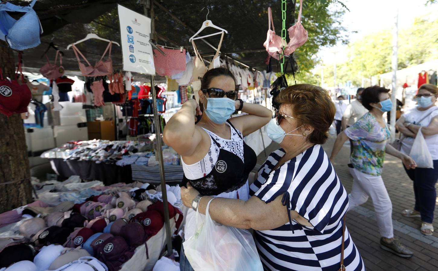 La vuelta de los mercadillos en Córdoba, en imágenes