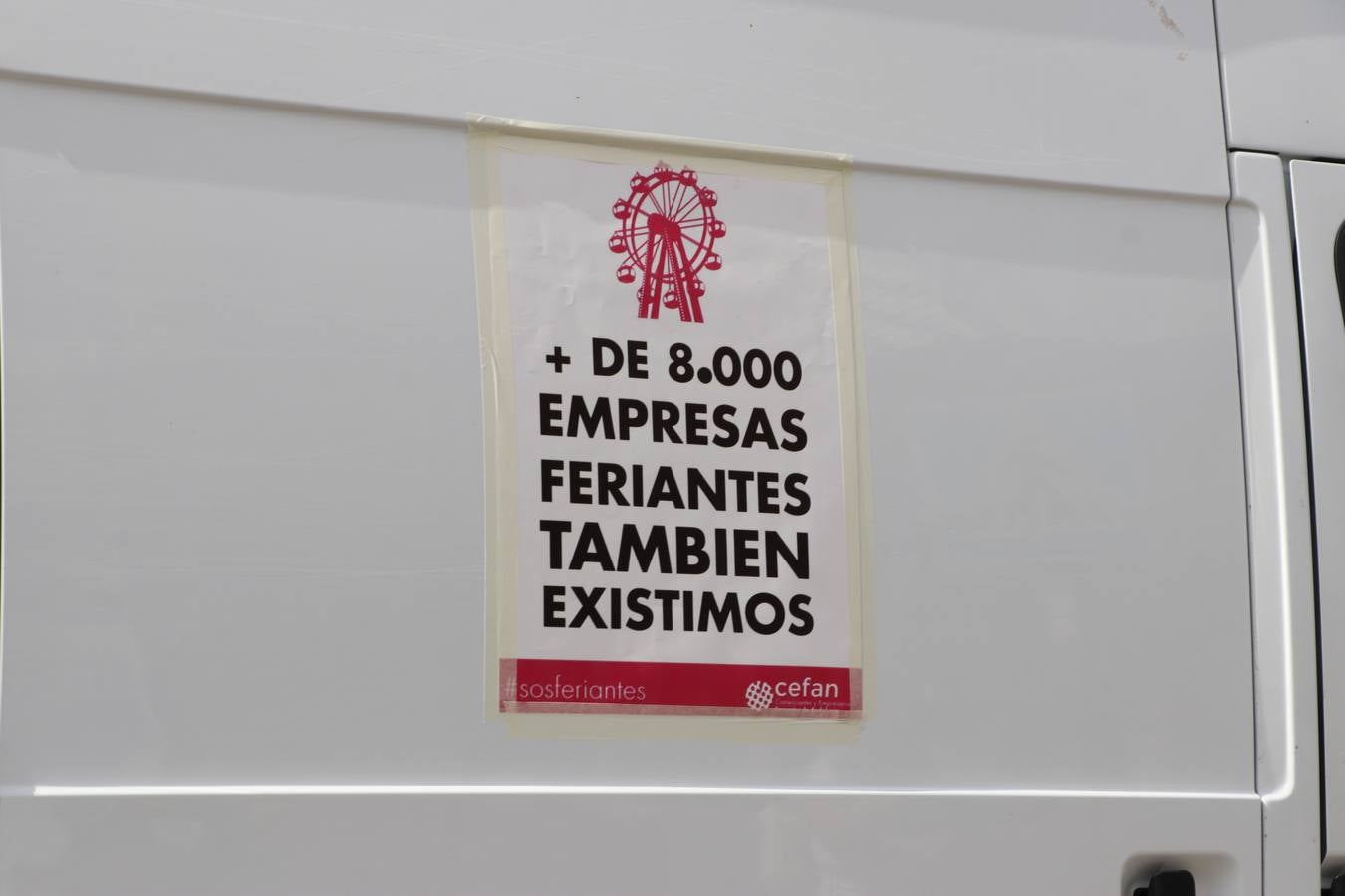 La marcha de protesta de los feriantes de Aguilar a Lucena, en imágenes