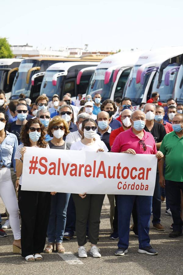 La caravana de autobuses de Córdoba, en imágenes