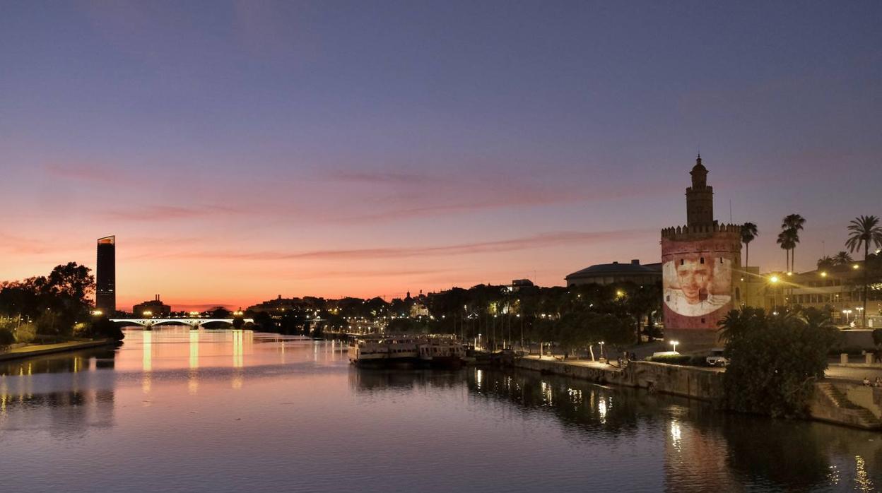 La Torre del Oro se viste de derbi