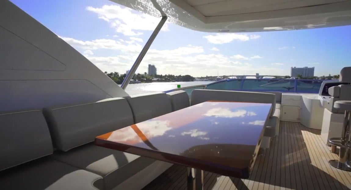 Está muy aegado a él. El cantante ha celebrado múltiples fiestas y eventos durante estos años, de ahí que no falte ni un solo detalle.