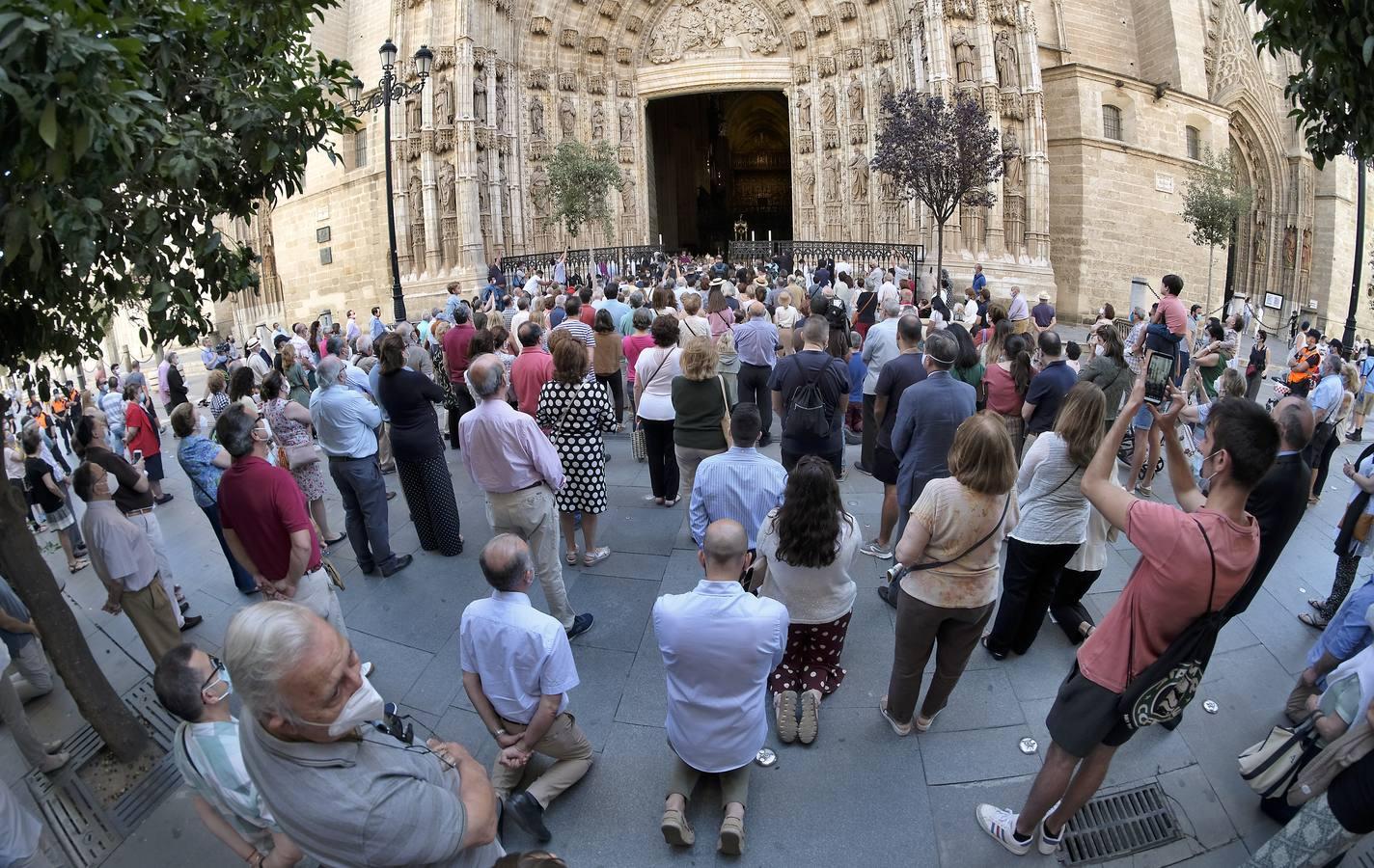 Sevilla vive un Corpus atípico