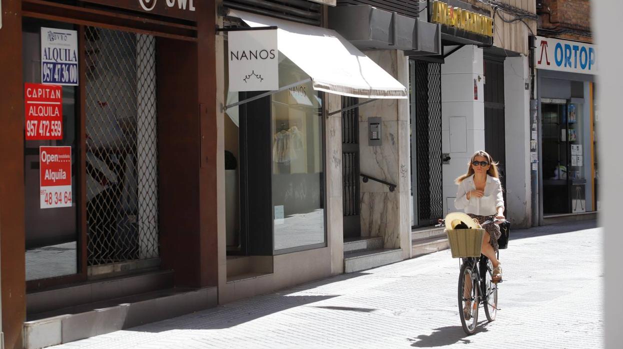 El desolador paseo por los comercios cerrados del Centro de Córdoba