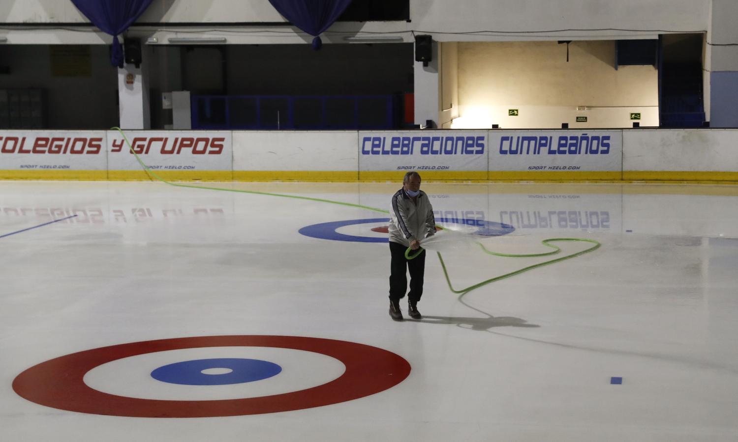 El Palacio de Hielo recupera su actividad tras ser un símbolo de la pandemia