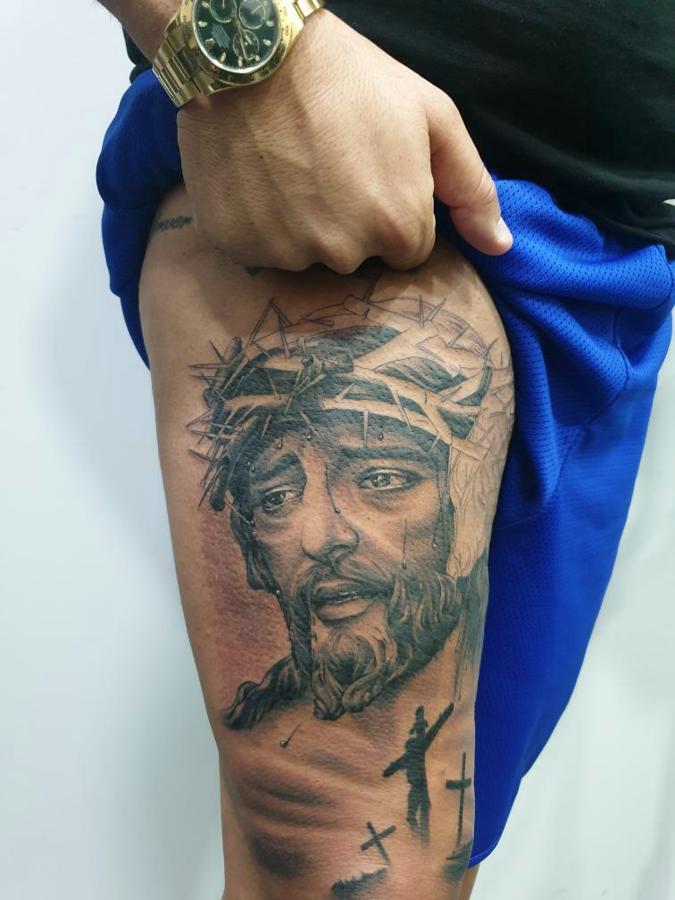 Los tatuajes con las obras de Francisco Romero Zafra, en imágenes