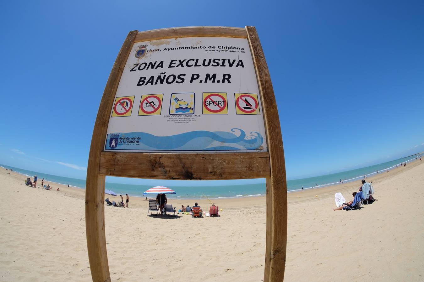 Tranquilidad en la playa de Regla en Chipiona