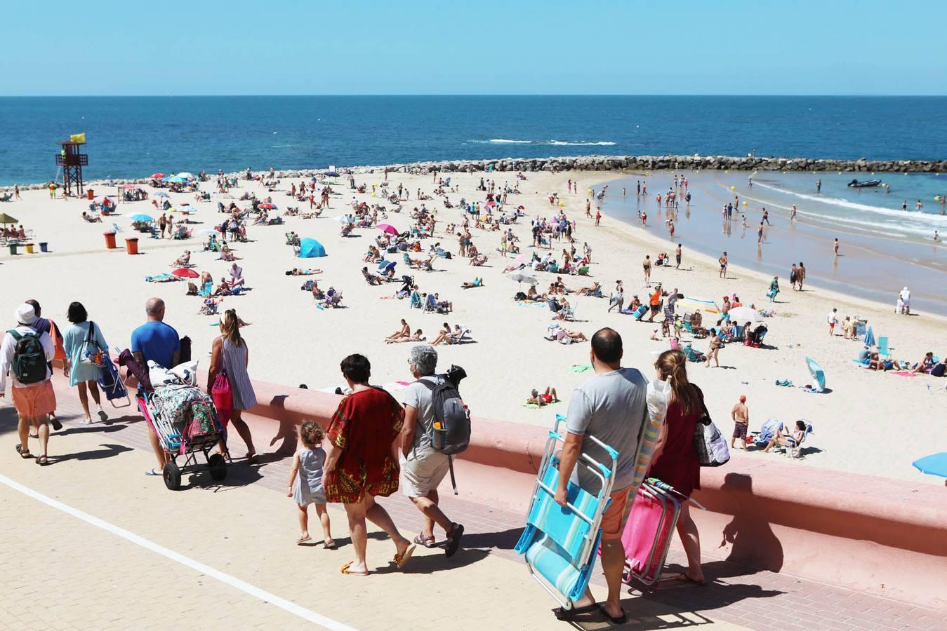 Las playas de Cádiz afrontan otro domingo entre medidas de seguridad