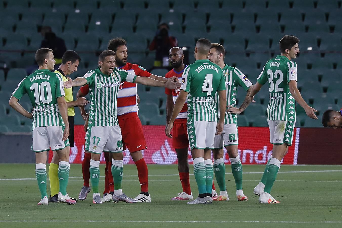 En imágenes, el Betis-Granada en el Villamarín