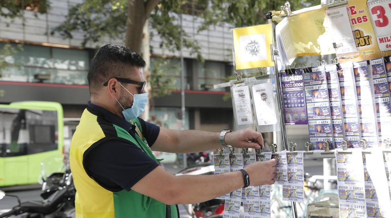 La vuelta de la venta de cupones de la ONCE en Córdoba, en imágenes