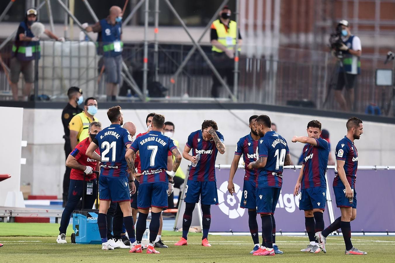 El partido Levante-Sevilla, en imágenes