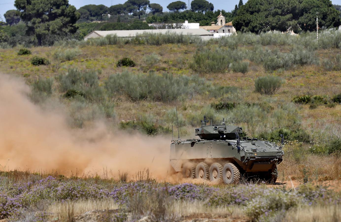 La fábrica de Santa Bárbara en Alcalá exhibe sus carros de combate