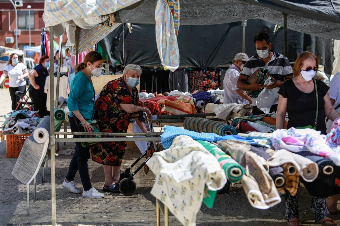 Reabre el mercadillo de Cerro Amate