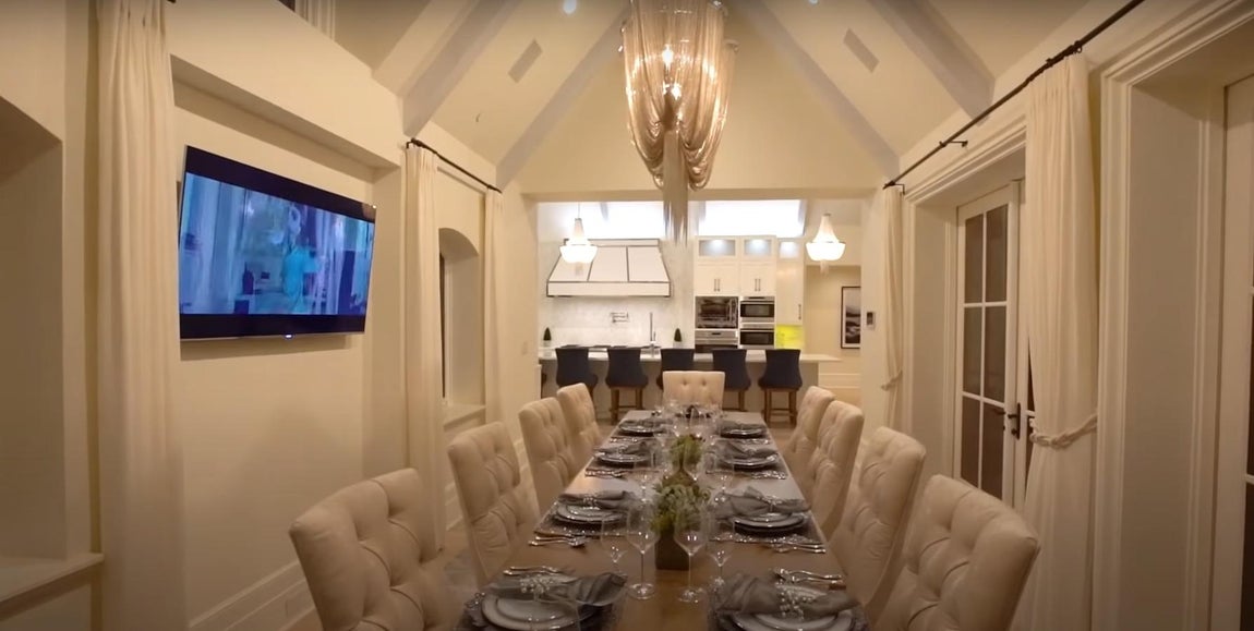 Pensada para acoger todo tipo de eventos. Con más de 5 comedores, no hay duda de que está pensada para que en ella se celebren todo tipo de fiestas y eventos.