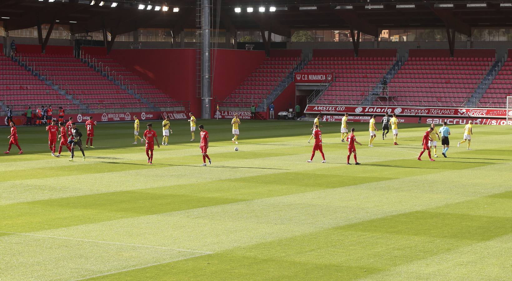 FOTOS: Numancia - Cádiz CF en Soria