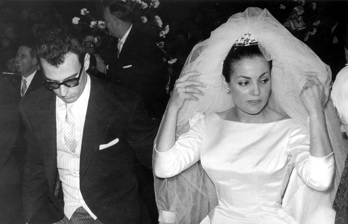 Boda de Carmen Sevilla con Augusto Algueró. 