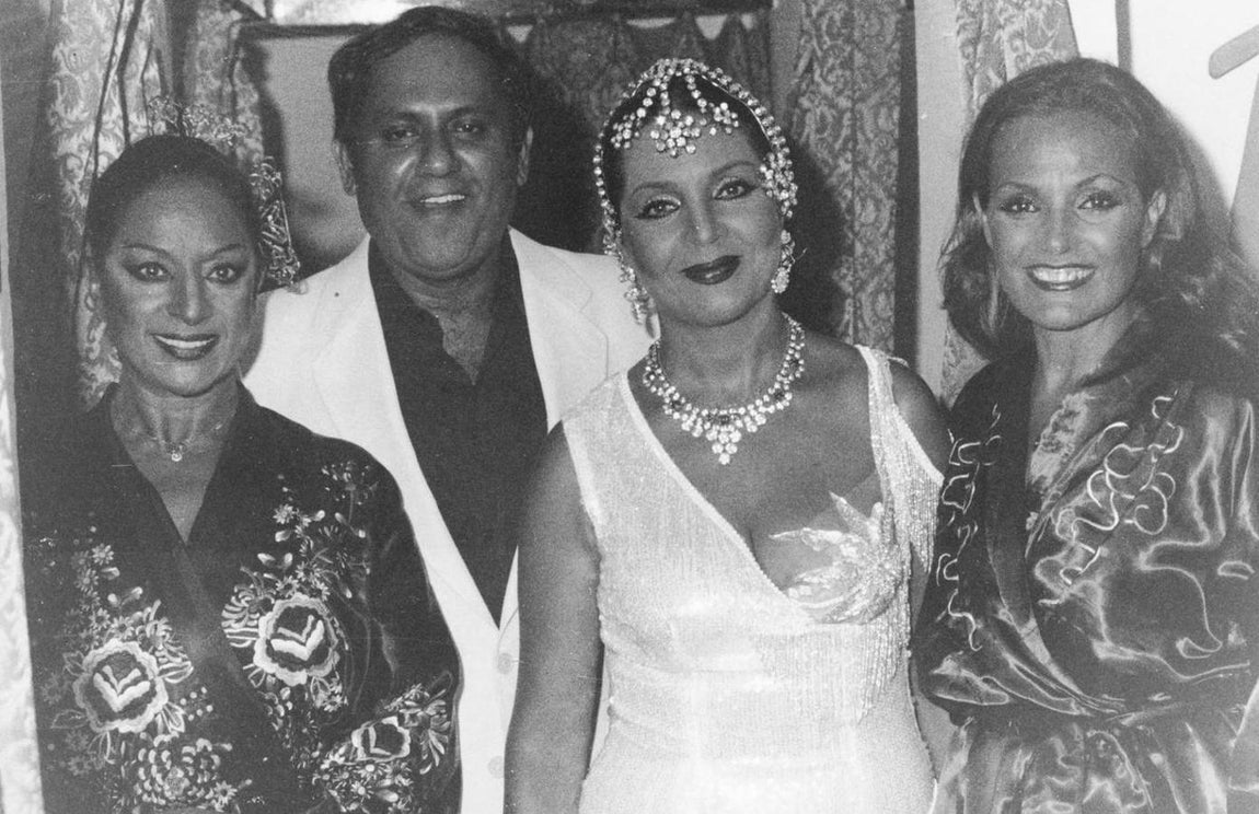 Con sus amigas Lola Flores y Sara Montiel. 