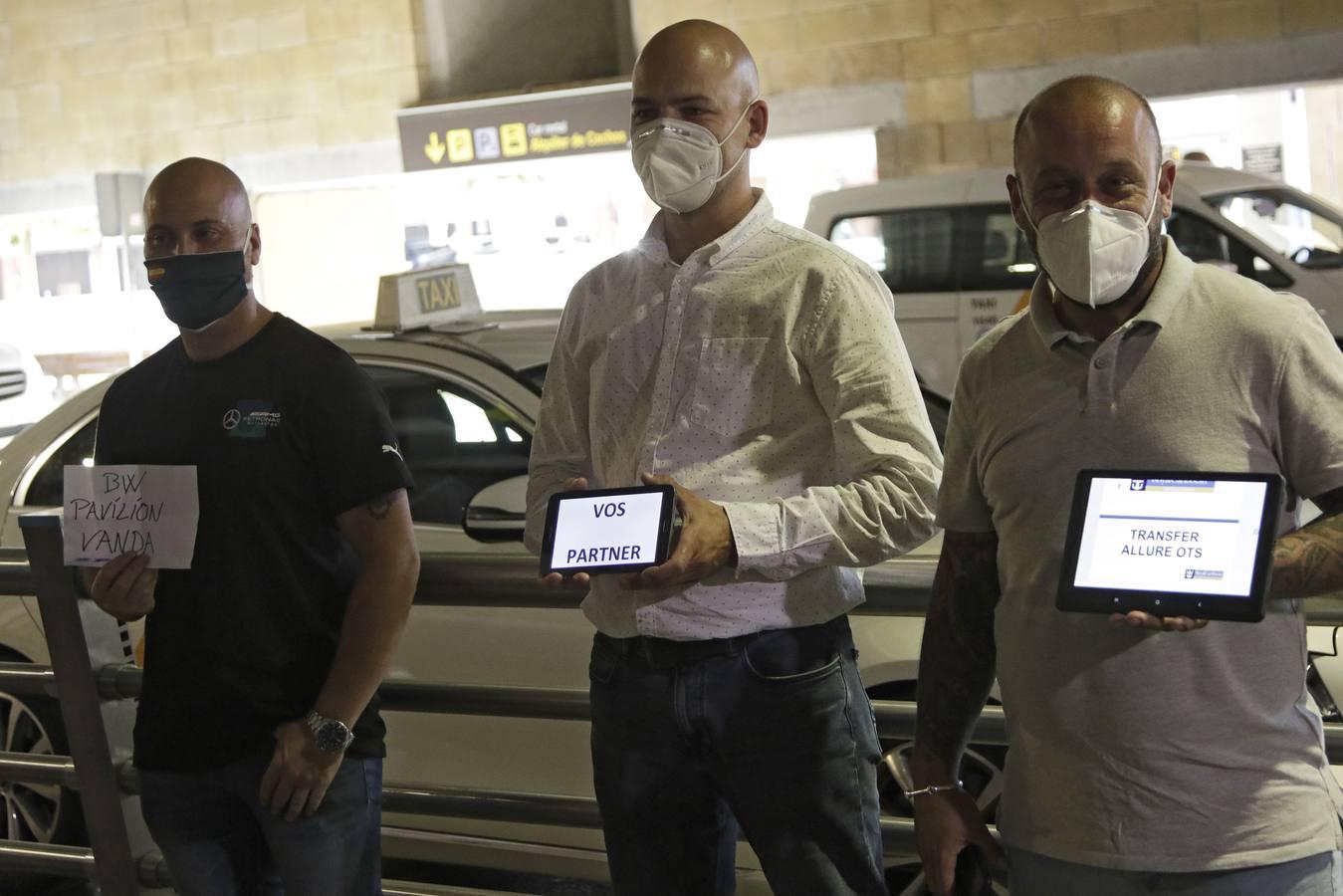 En imágenes, llegada del primer vuelo internacional a Sevilla después de tres meses