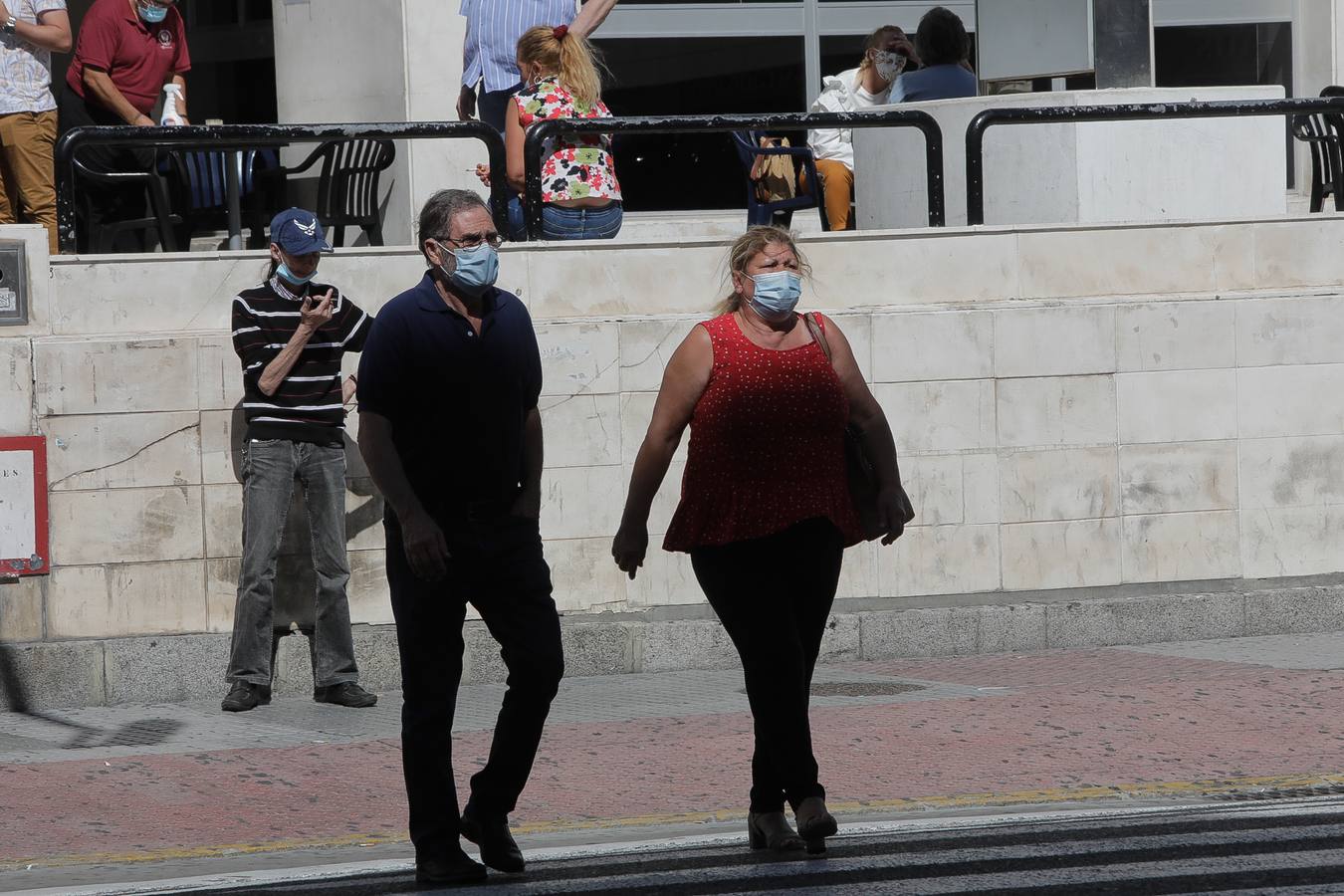 FOTOS: Las mascarillas, protagonistas de la cuenta atrás para la nueva normalidad en Cádiz