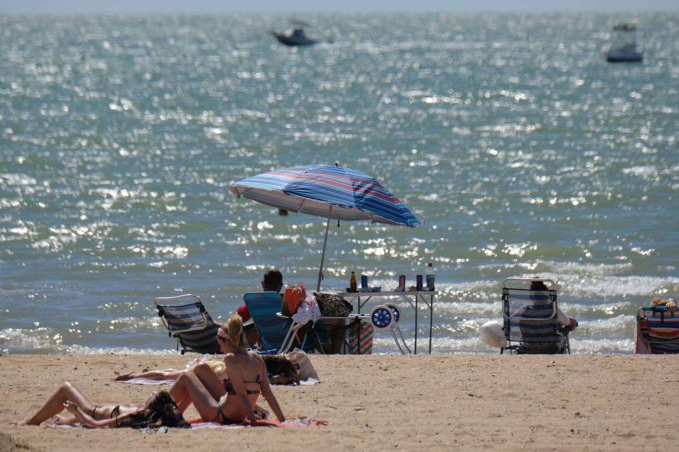 Tranquila jornada de playa en Sanlúcar de Barrameda