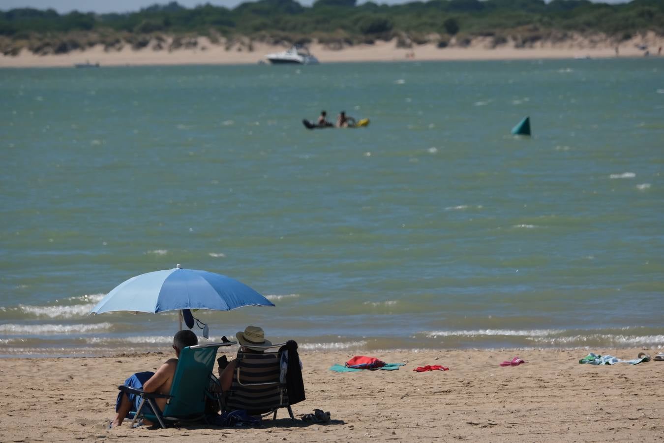 Tranquila jornada de playa en Sanlúcar de Barrameda