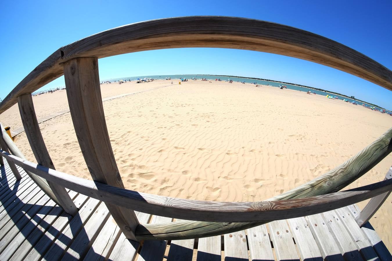 Tranquila jornada de playa en Sanlúcar de Barrameda